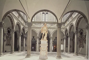 Intérieur de la cour de sculpture
